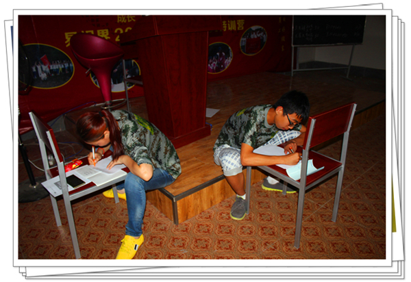 深夜了，還在認(rèn)真寫(xiě)作業(yè)的易視界伙伴們