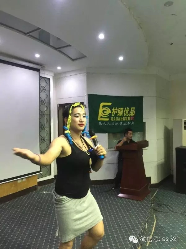 女扮男裝，不像？No、no、no我們很霸氣！