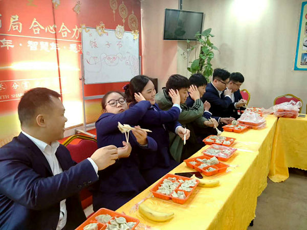 冬至游戲進(jìn)行中，小伙伴們都玩得十分開心