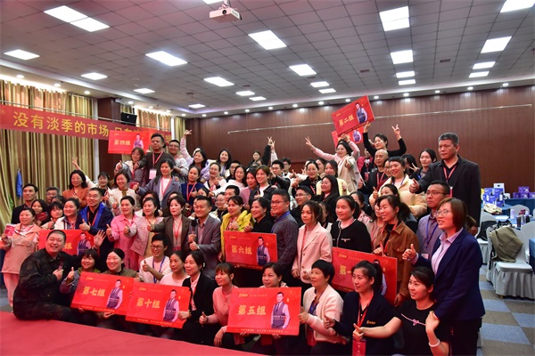 易視界2024鄭州店長(zhǎng)鐵軍訓(xùn)練營(yíng)圓滿(mǎn)收官